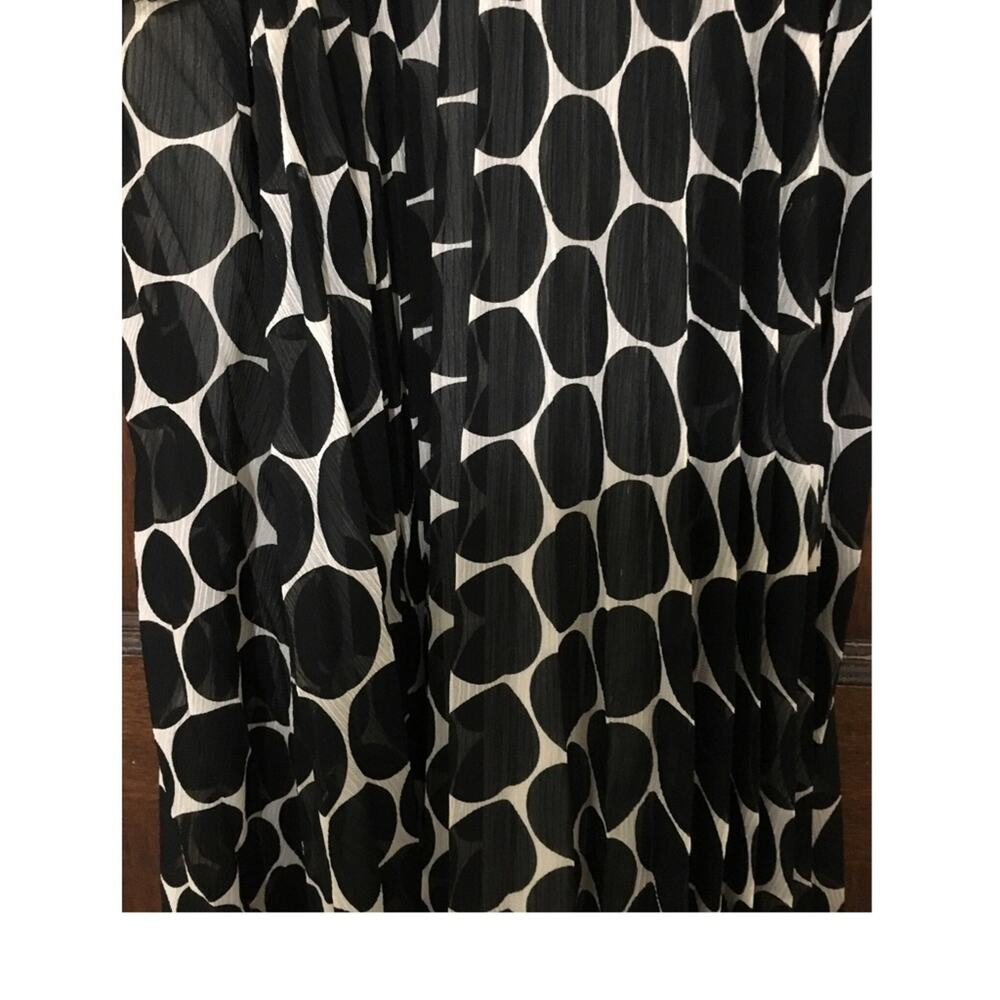 Vintage Forever 21 Flowy Accordion Top - Lined. Great Condition. - Picture 5 of 6
